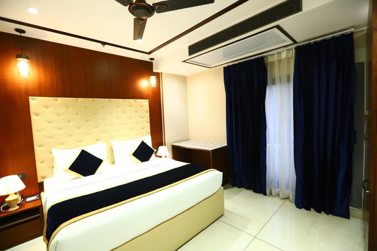 Sanca International Hotel In Patel Nagar Delhi นิวเดลี ภายนอก รูปภาพ
