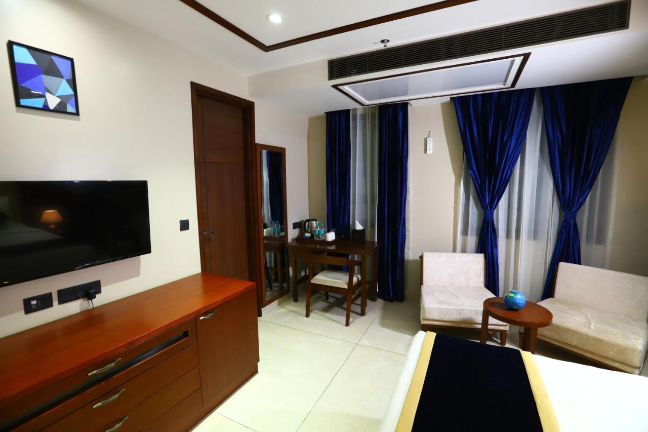 Sanca International Hotel In Patel Nagar Delhi นิวเดลี ภายนอก รูปภาพ