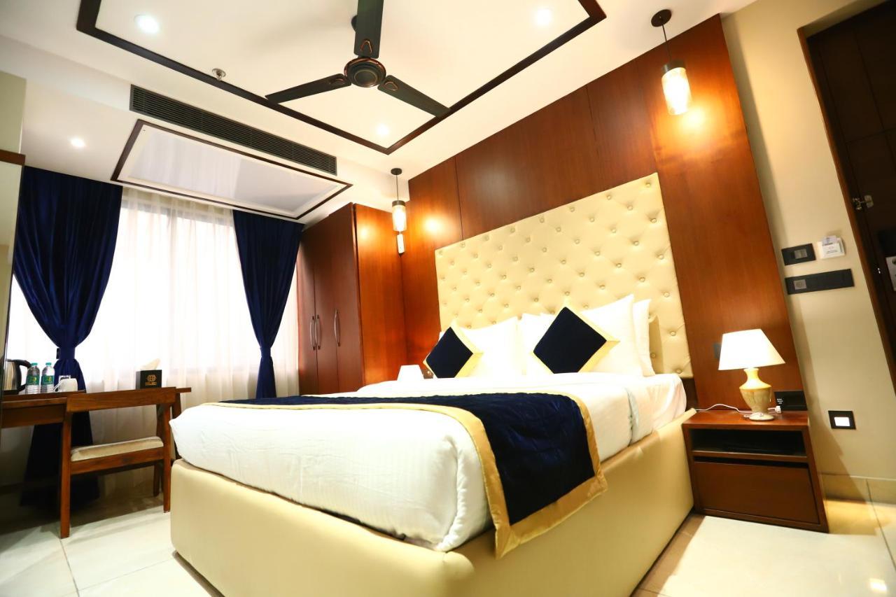 Sanca International Hotel In Patel Nagar Delhi นิวเดลี ภายนอก รูปภาพ